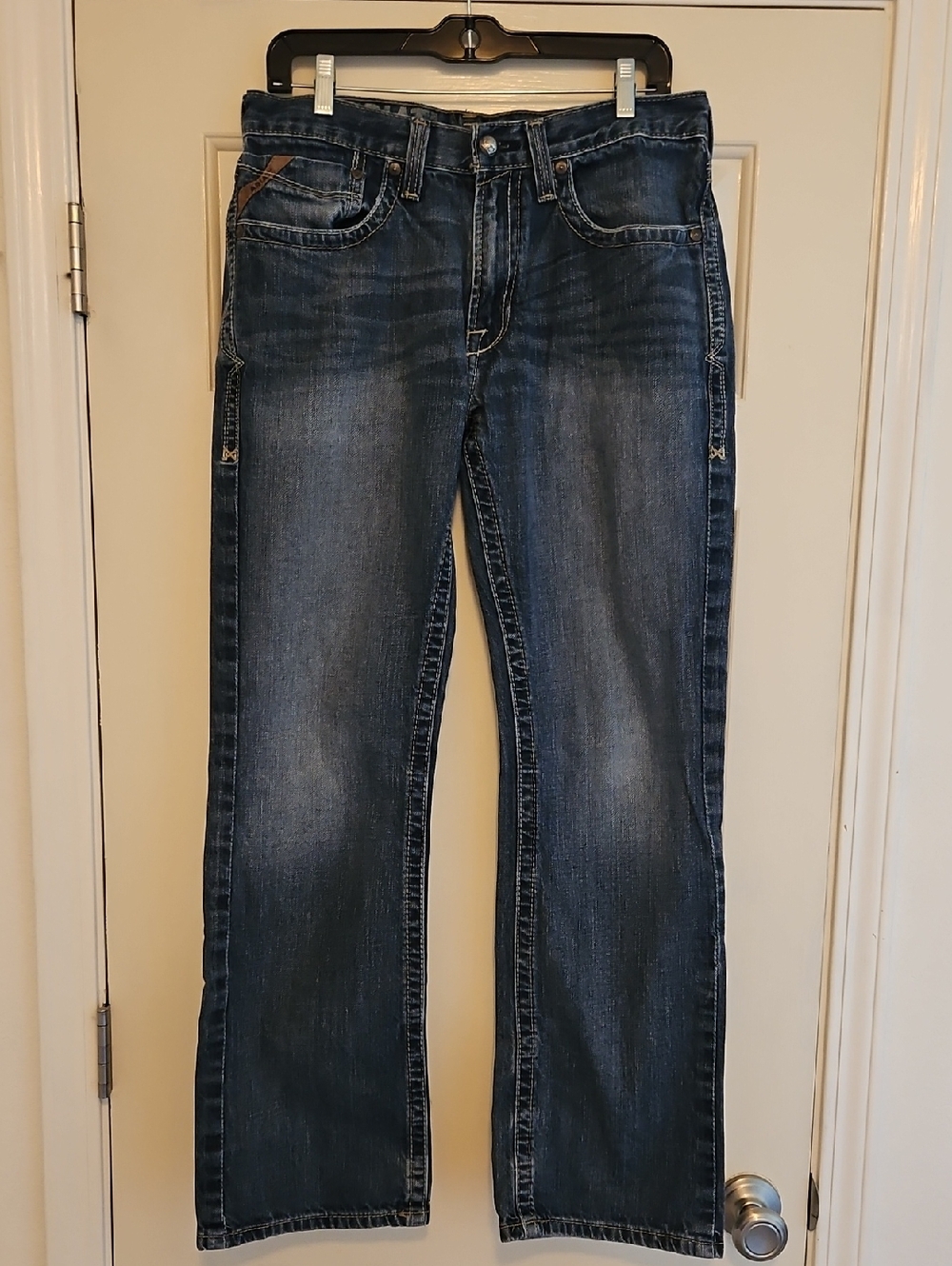 Ariat Men's Straight Jeans in Medium-Dark Blue Wash